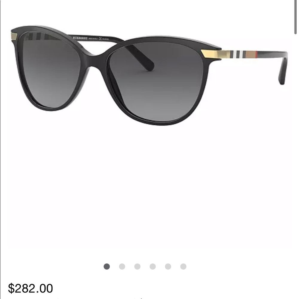 Burberry sunglasses 🕶